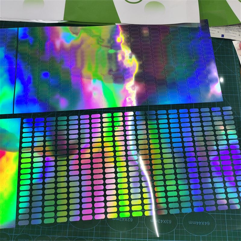 holographic labels