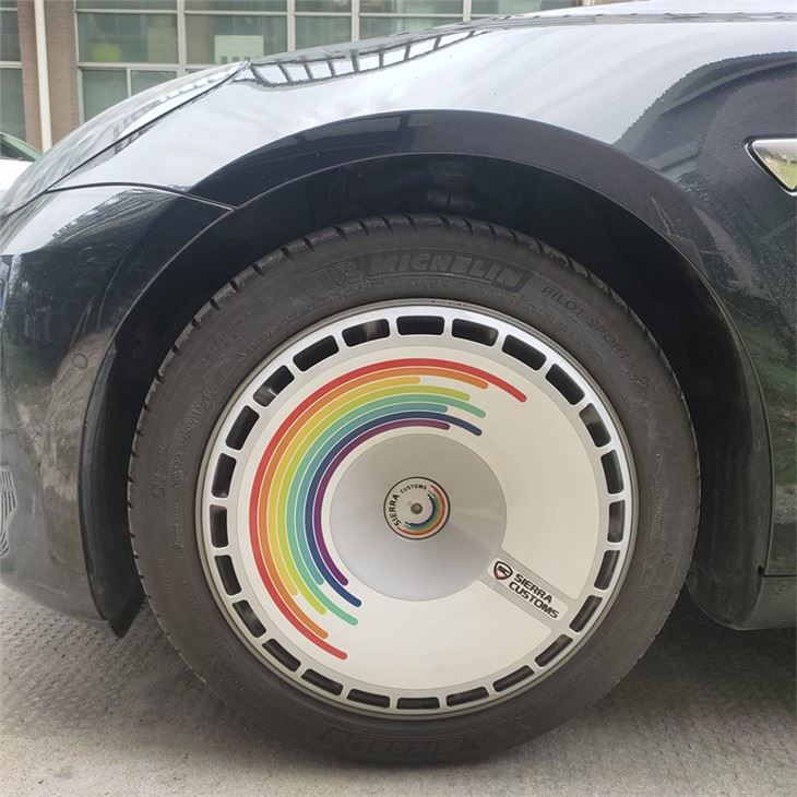 Tesla 휠 스티커
