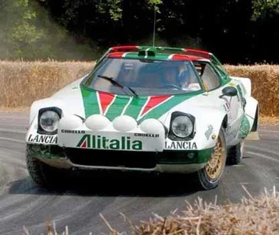레이싱 역사 속 클래식 La Liga Stratos Alitalia